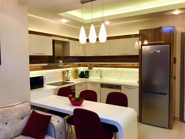 Двухкомнатная меблированная квартира с видом на море