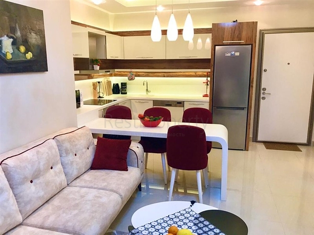 Двухкомнатная меблированная квартира с видом на море