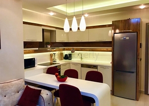 Двухкомнатная меблированная квартира с видом на море