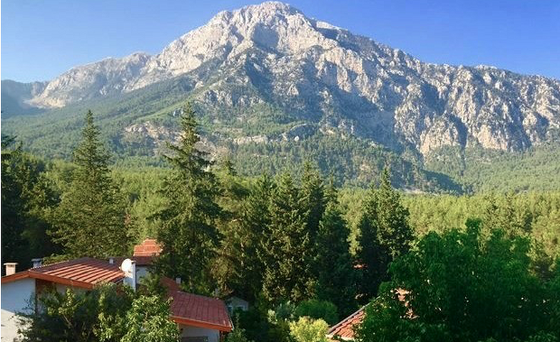 Вилла 2+1 в горах в Бейджике Кемере 