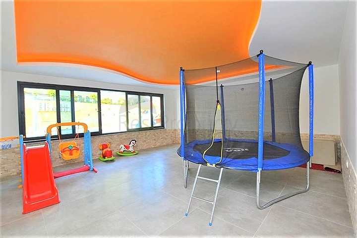 Просторный дуплекс 3+1 с отдельной кухней на берегу лазурного моря