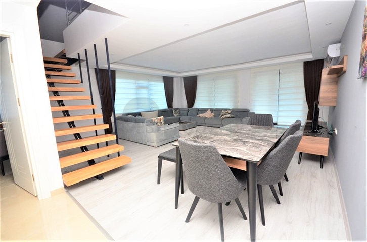 Просторный дуплекс 3+1 с отдельной кухней на берегу лазурного моря