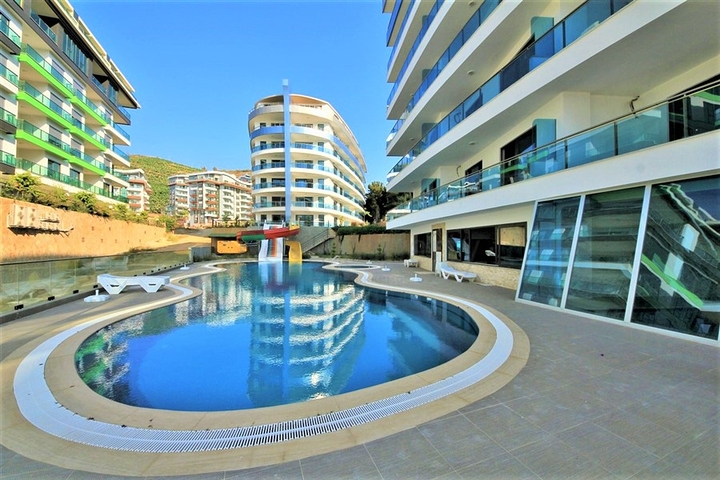 Просторный дуплекс 3+1 с отдельной кухней на берегу лазурного моря