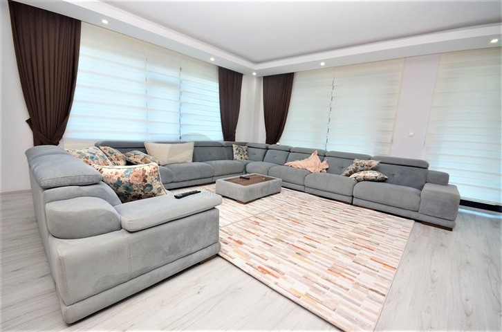 Просторный дуплекс 3+1 с отдельной кухней на берегу лазурного моря