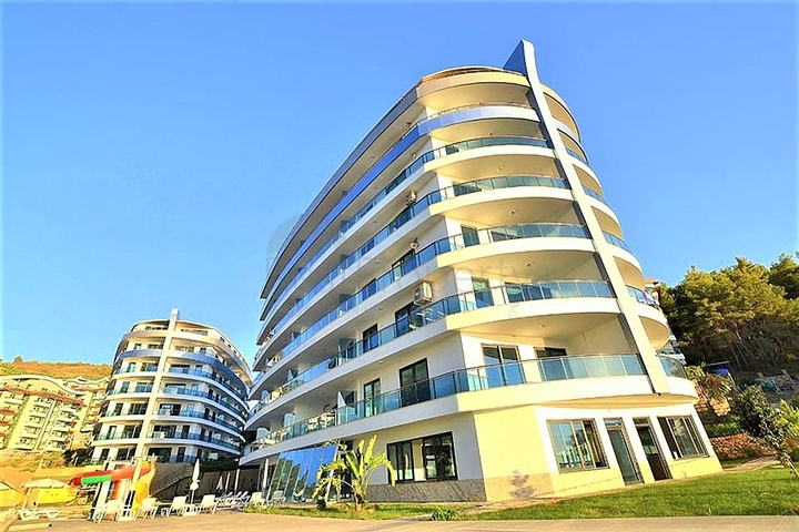 Просторный дуплекс 3+1 с отдельной кухней на берегу лазурного моря