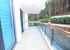 Просторный дуплекс 3+1 с отдельной кухней на берегу лазурного моря