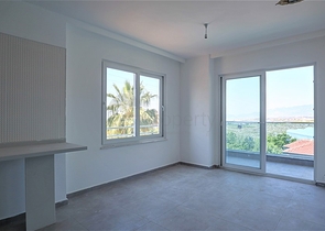 Квартира с видом на море в новом комплексе Махмутлара