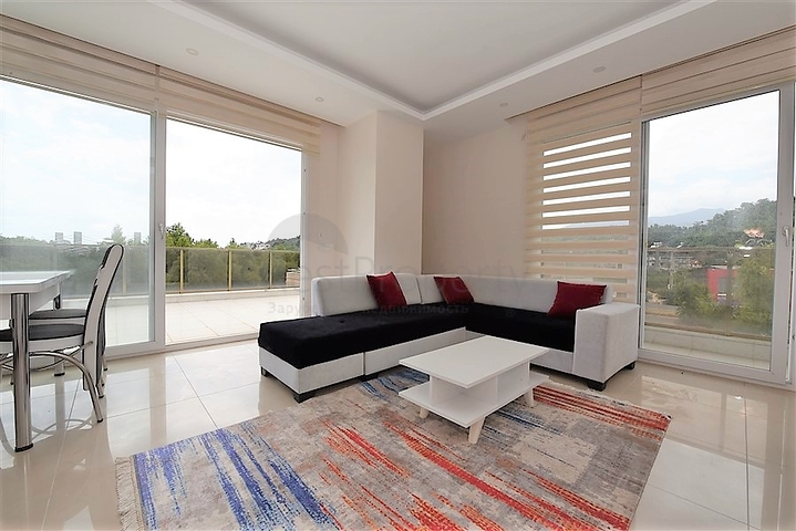 Двухкомнатная меблированная квартира на берегу горной реки