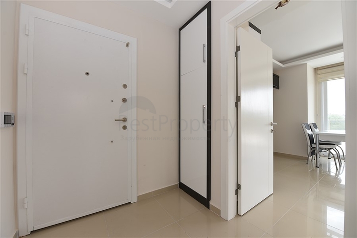 Двухкомнатная меблированная квартира на берегу горной реки