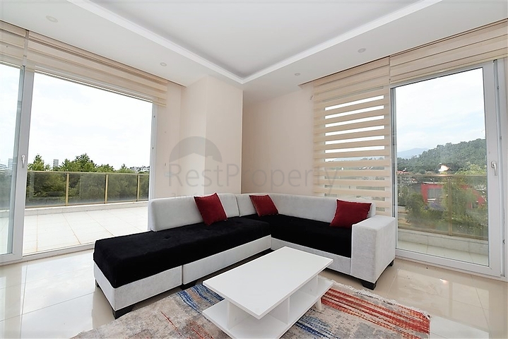 Двухкомнатная меблированная квартира на берегу горной реки