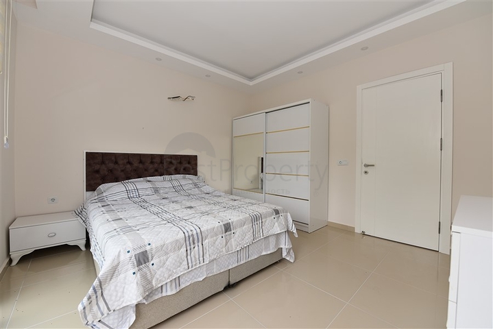 Двухкомнатная меблированная квартира на берегу горной реки