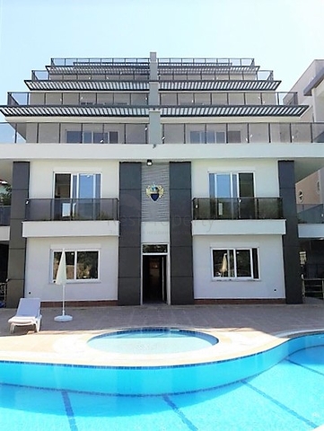 Двухкомнатная меблированная квартира на берегу горной реки