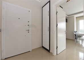 Двухкомнатная меблированная квартира на берегу горной реки