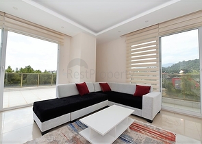 Двухкомнатная меблированная квартира на берегу горной реки