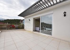 Двухкомнатная меблированная квартира на берегу горной реки