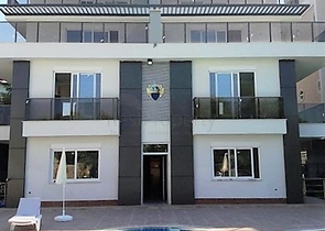 Двухкомнатная меблированная квартира на берегу горной реки