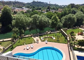 Двухкомнатная меблированная квартира на берегу горной реки