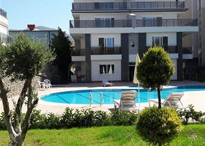 Двухкомнатная меблированная квартира на берегу горной реки