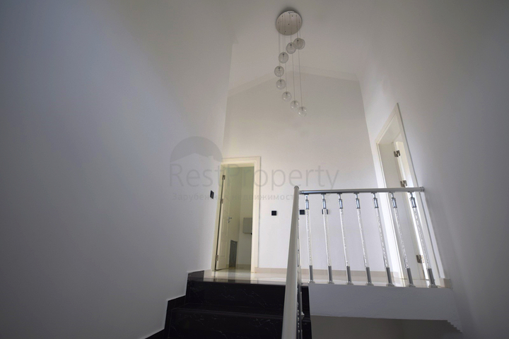 Роскошная вилла 4+1 в Дошемеальты Анталья