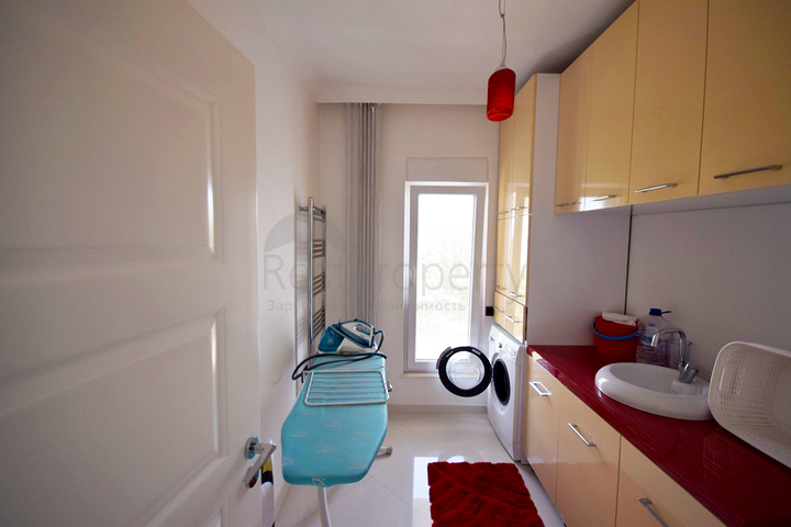 Роскошная вилла 4+1 в Дошемеальты Анталья