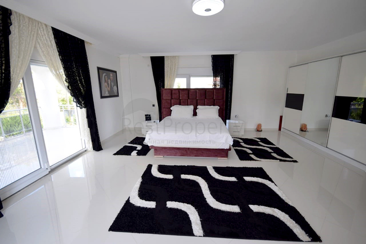 Роскошная вилла 4+1 в Дошемеальты Анталья