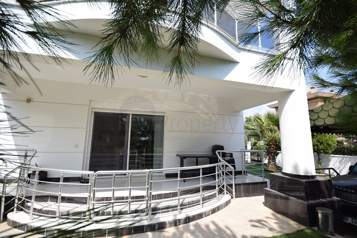 Роскошная вилла 4+1 в Дошемеальты Анталья