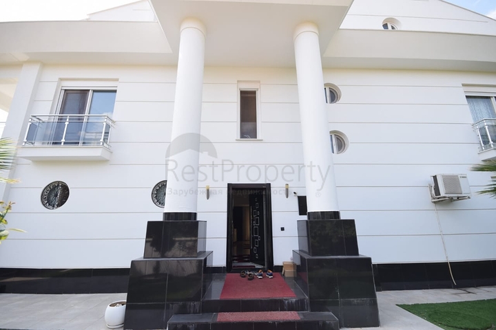 Роскошная вилла 4+1 в Дошемеальты Анталья