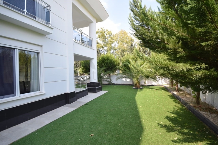 Роскошная вилла 4+1 в Дошемеальты Анталья