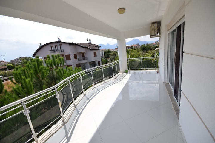 Роскошная вилла 4+1 в Дошемеальты Анталья