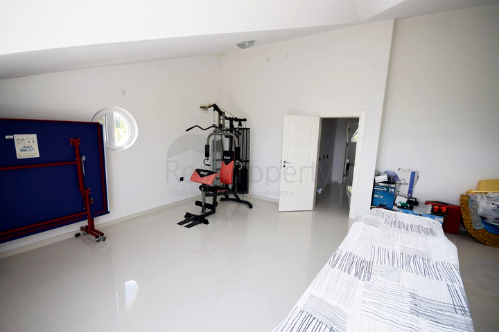 Роскошная вилла 4+1 в Дошемеальты Анталья