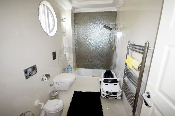 Роскошная вилла 4+1 в Дошемеальты Анталья