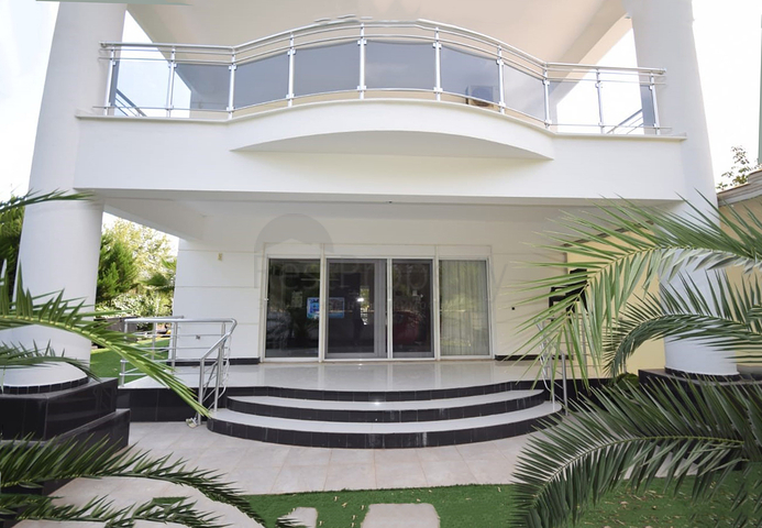 Роскошная вилла 4+1 в Дошемеальты Анталья