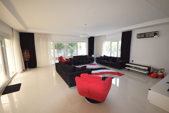 Роскошная вилла 4+1 в Дошемеальты Анталья