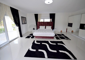 Роскошная вилла 4+1 в Дошемеальты Анталья