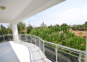 Роскошная вилла 4+1 в Дошемеальты Анталья