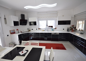 Роскошная вилла 4+1 в Дошемеальты Анталья