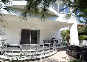 Роскошная вилла 4+1 в Дошемеальты Анталья