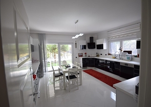 Роскошная вилла 4+1 в Дошемеальты Анталья