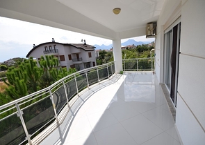 Роскошная вилла 4+1 в Дошемеальты Анталья