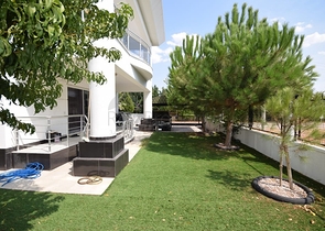 Роскошная вилла 4+1 в Дошемеальты Анталья