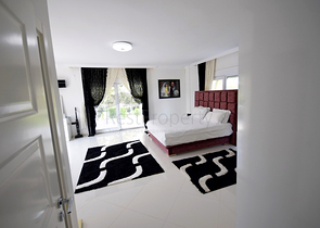 Роскошная вилла 4+1 в Дошемеальты Анталья