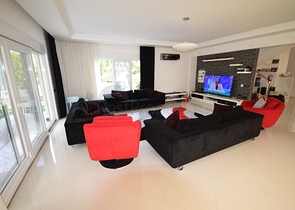 Роскошная вилла 4+1 в Дошемеальты Анталья