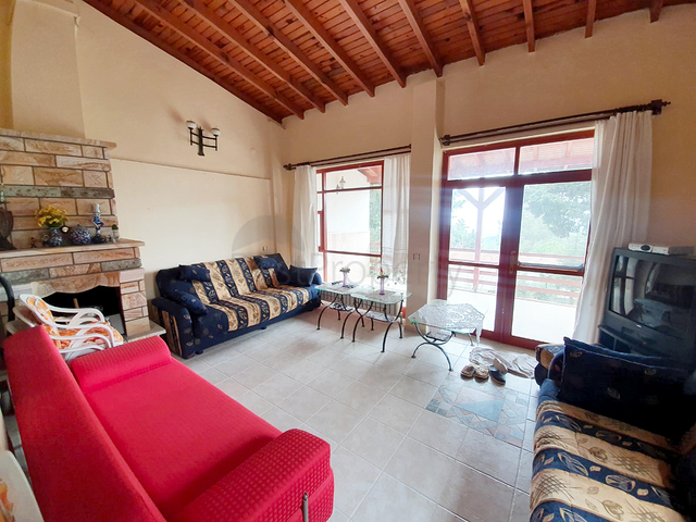 Загородный дом в горах в поселке Бейджик Кемер