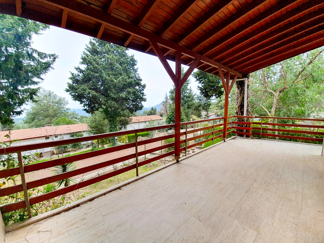 Загородный дом в горах в поселке Бейджик Кемер