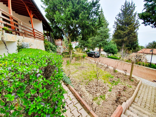Загородный дом в горах в поселке Бейджик Кемер