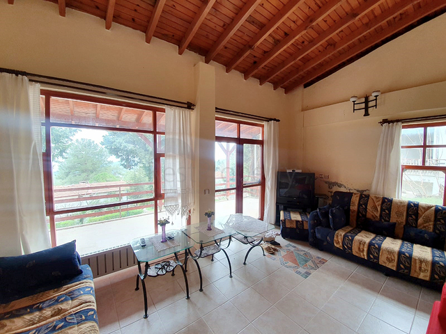 Загородный дом в горах в поселке Бейджик Кемер