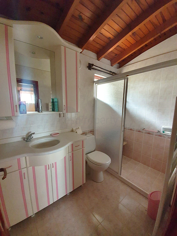 Загородный дом в горах в поселке Бейджик Кемер