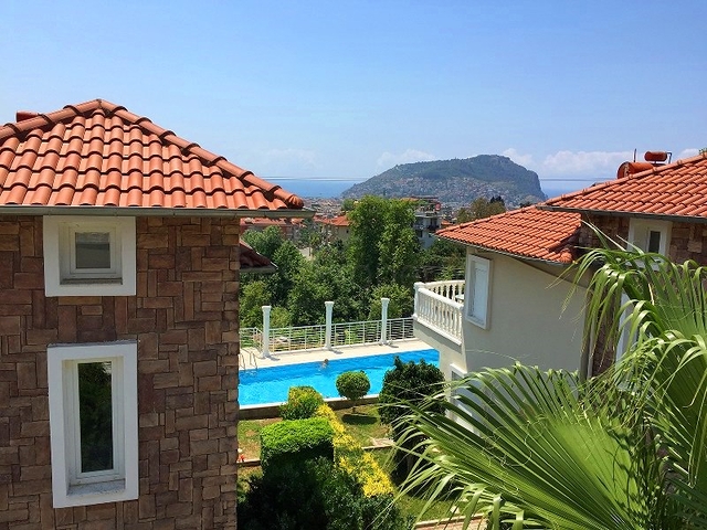 Уютная вилла 3+1 в центре Алании