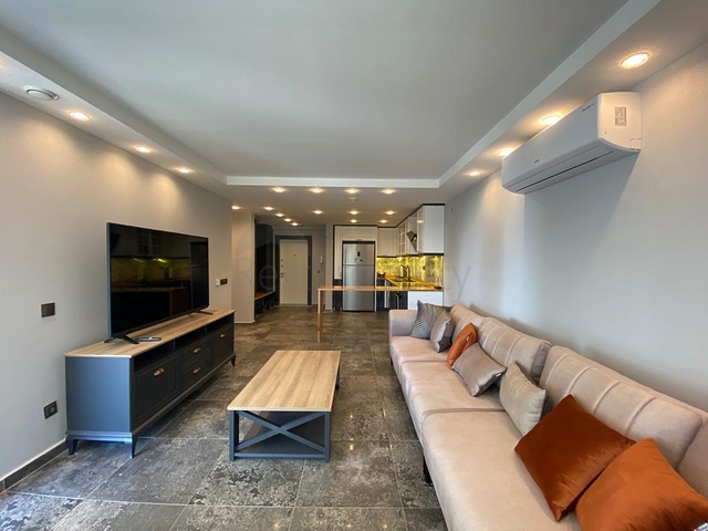 Трехкомнатная квартира в административном центре Алании. 