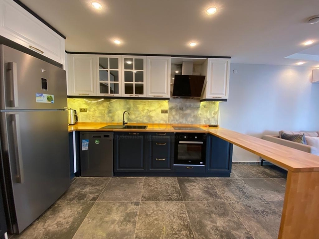 Трехкомнатная квартира в административном центре Алании. 